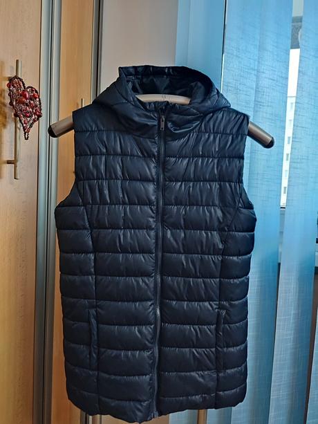 Prechodná vesta s kapucňou, 176