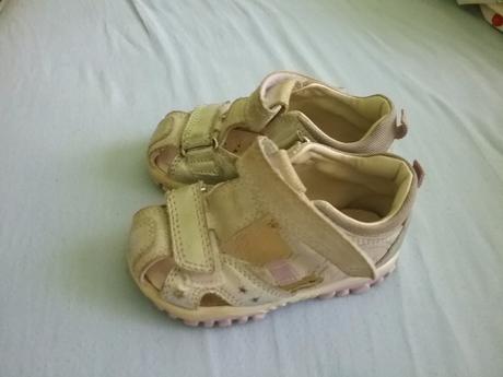 Sandalky, bubble gummers,24