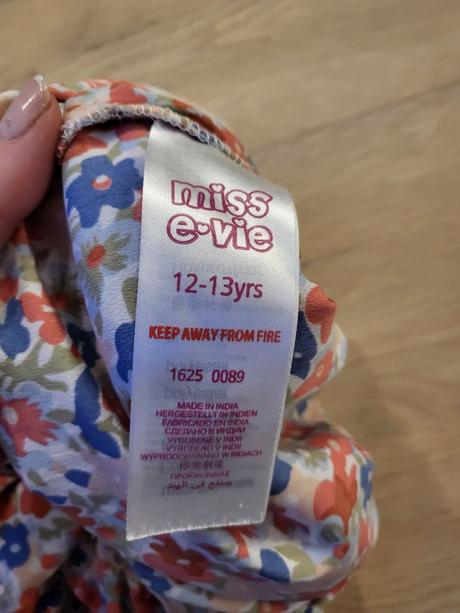 Nohavicový overal, 152