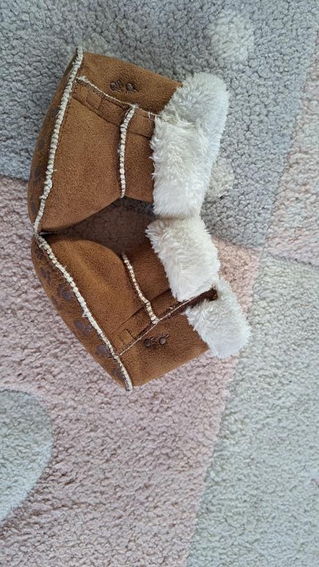 Capačky-čižmičky, 