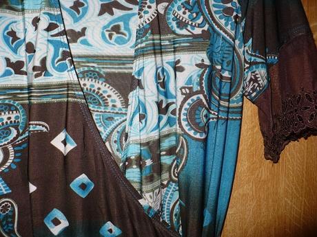 Dlhšie šaty s rôznymi vzormni, m