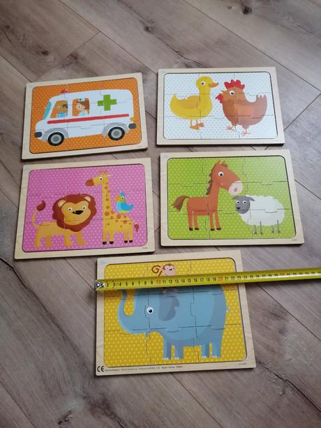 Puzzle zvieratá sanitka carousel,