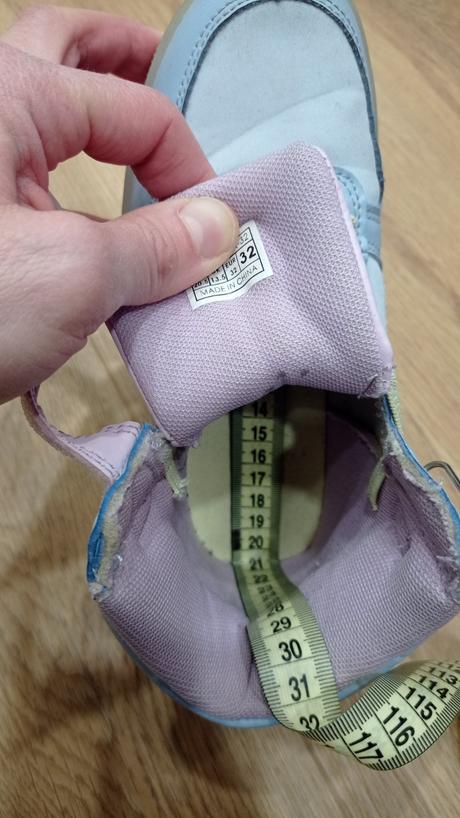 Vysoké farebné botasky 32 a čiapka top stav, reserved,32