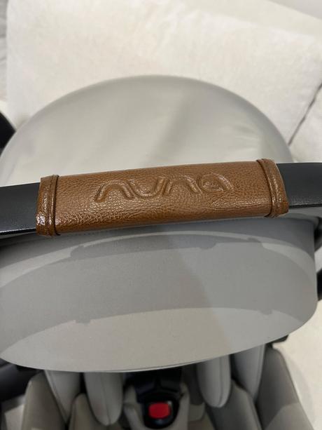 Polohovatelne vajicko nuna arra next s bazou, nuna