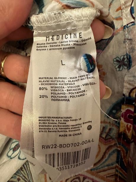 Zaväzovacia blúzka, l