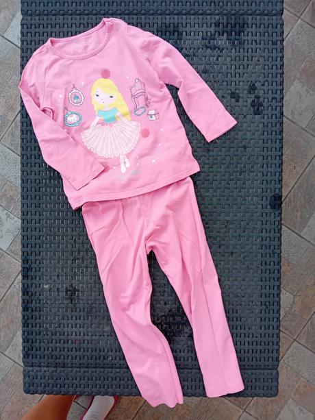 Pyžamo, sergent major,104