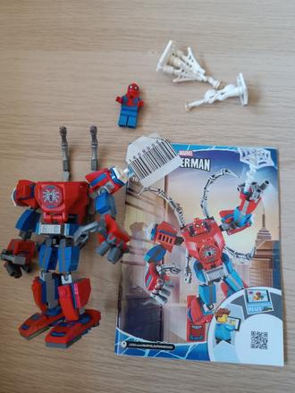Lego marvel 76146 spidermanov robot,