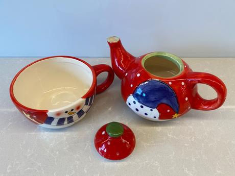 Šálka s čajníčkom,