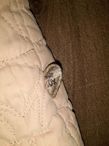 Prechodná vetrovka, pompdelux,146