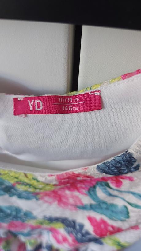 Predám dievčenské letné šaty veľ.140-146, 140