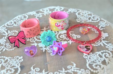 8 ks doplnkov-náramky+prstene, 