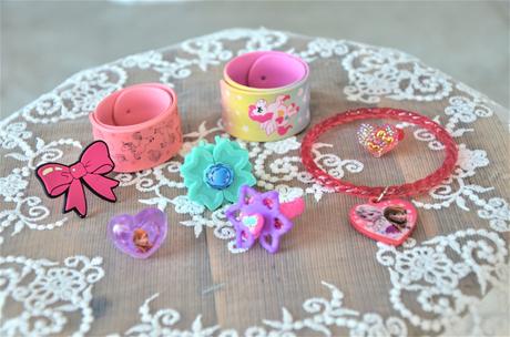 8 ks doplnkov-náramky+prstene, 