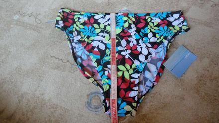 1x oblecene listocky, resort,48