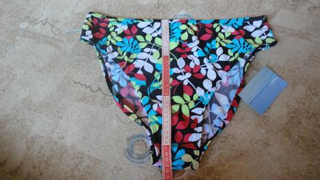 1x oblecene listocky, resort,48