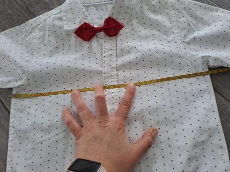 Biela košieľka s motýlikom, 128