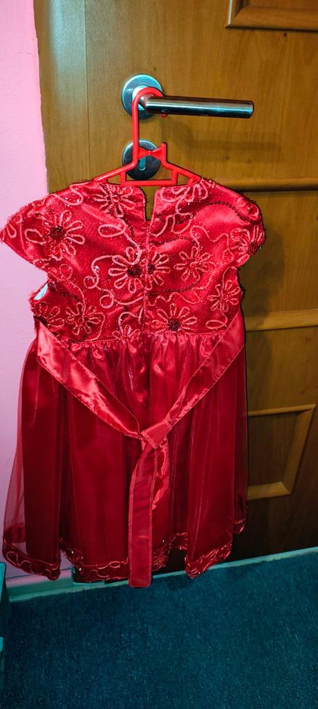 Spoločenské šaty s čelenkou veľ.128, 128