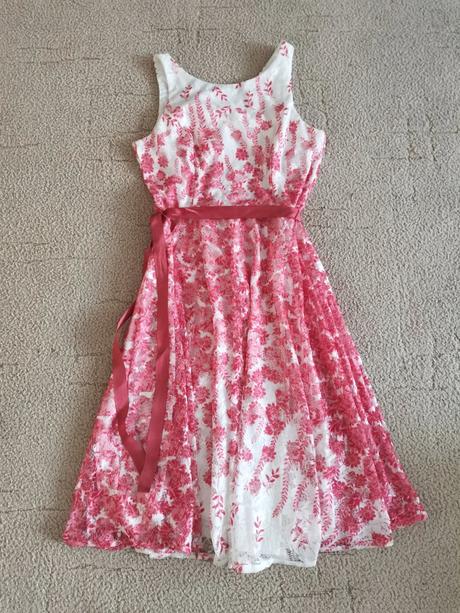 Čipkované šaty, 40