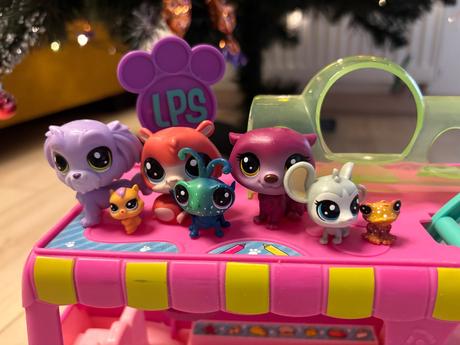 Littlest pet shop autobus + postavicky,