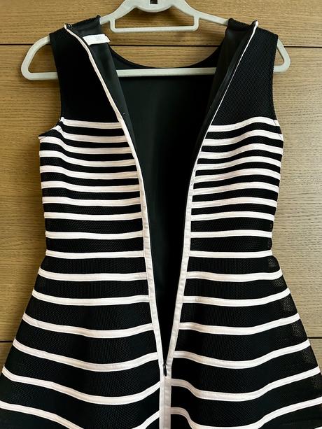 Spoločenské šaty, 36