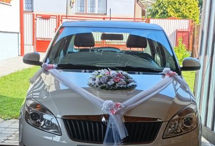 Výzdoba na svadobné auto. priemer 50 cm.,