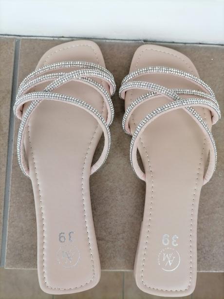 1x obuté new yorker sandále, 39