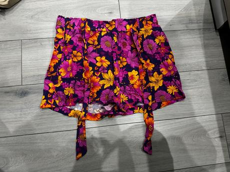 Kvetinové šortky m, primark,m