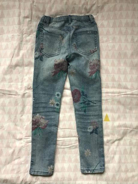 Elastické kvietkované rifle, bonprix,128