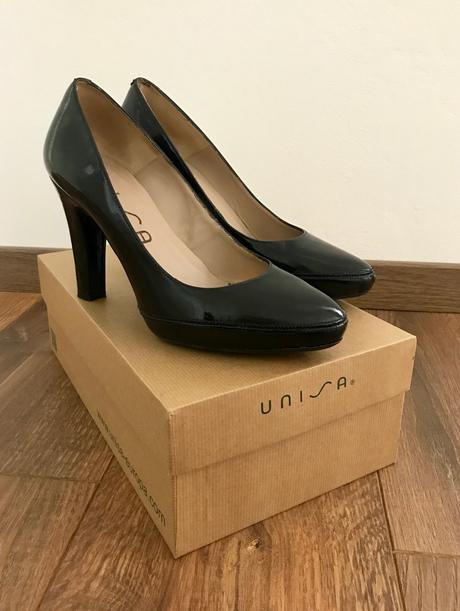 Čierne lakované kožené lodičky unisa, 38