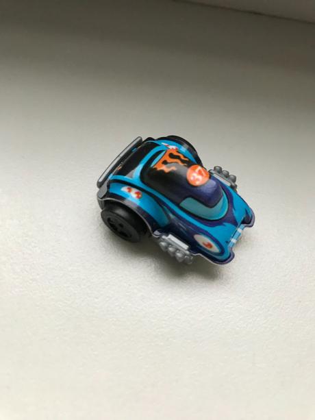 Auticko zdarma , dlzka 4 cm,