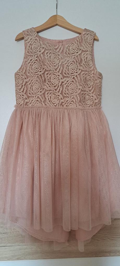 Slávnostné saty, 140