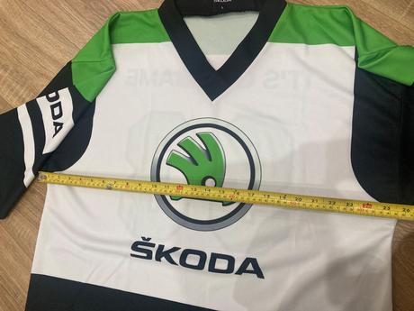 Hokejovy dres, l