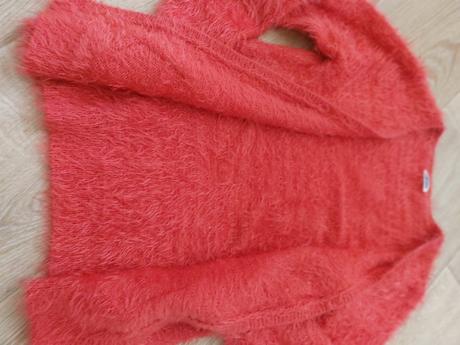 Svetrik bez gombičiek, 122