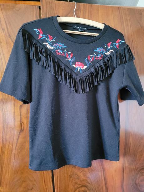 Tričko s kvetinovými vzormi a strapcami, gate,m