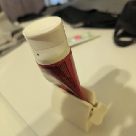 Držiak na zubnú pastu, 