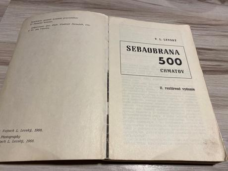 Stará retro perfektná kniha sebeobrana 500 chmatov,