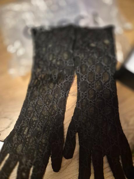 Gucci večerné rukavice na ples, m