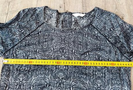 Sivé vzorované šaty, s