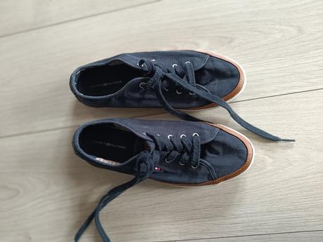 Tmavomodre dámske tenisky 38/39, tommy hilfiger,38