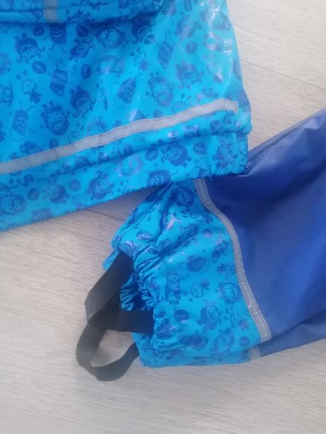 Nepremokavá súprava do dažďa, 98