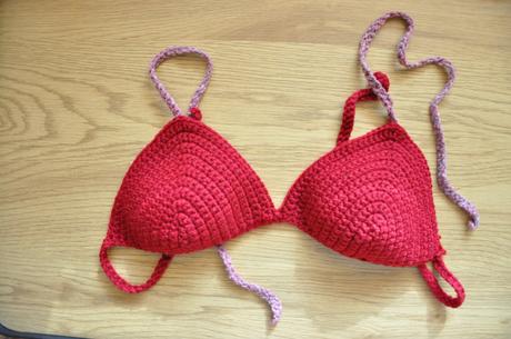 Dámska háčkovaná podprsenka červená, 75b