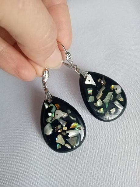 Čierne náušnice s perleťou, 