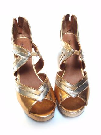 Zlaté topánky atmosphere, 38