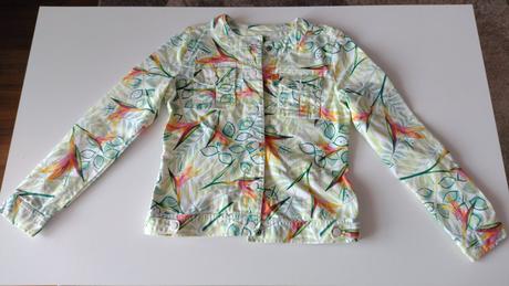 Pestrá bunda, benetton,146