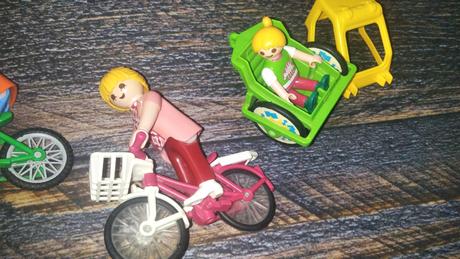 Playmobil rodina na bicykloch,