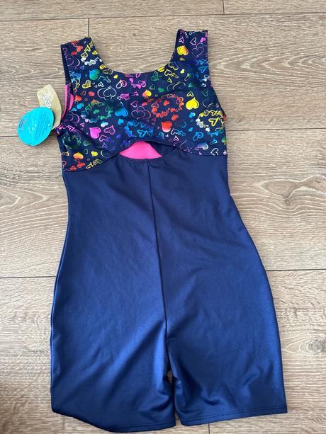 Dres na gymnastiku, 152