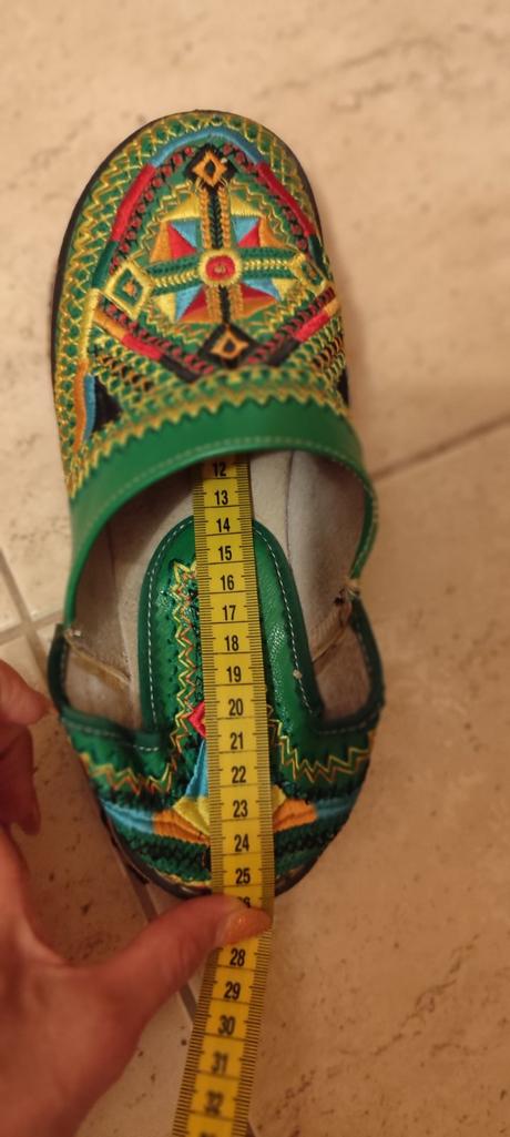 Vyšívané topánočky, 39