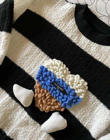 Teplý pletený pulóvrik s aplikáciou italy v. s/m, s