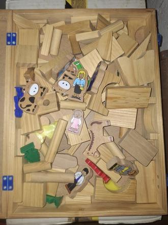 Drevené kocky v kufríku, 