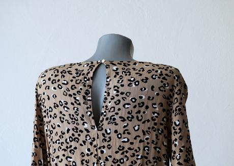 Štýlové leopardie šaty mbym, l