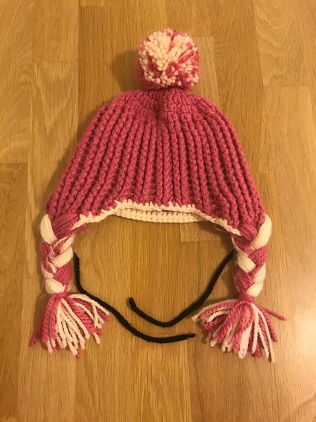 Zimná ciapocka s macickou, 98